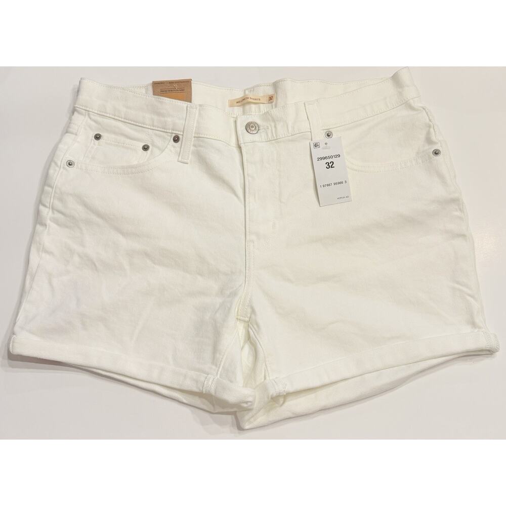 Levi’s Shorts Women’s Size 32 Mid Length Chalk (A0127)